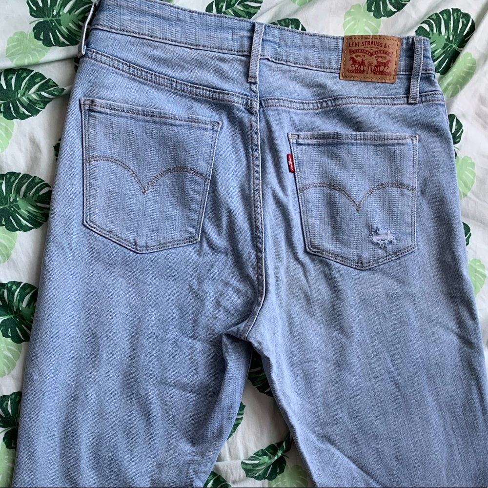 ❤️LEVIS HIGH RISE JEANS‼️‼️ - Picture 4 of 4